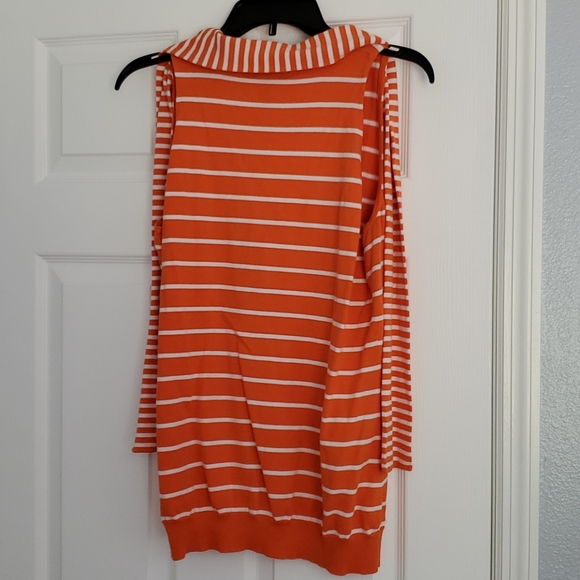 Sweater - Picture 2 of 3